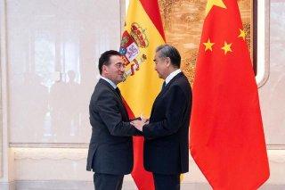 Albares afianza con su homólogo chino las relaciones bilaterales