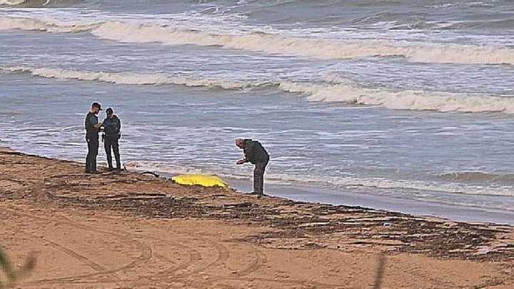 Aparece un cadáver en avanzado estado de descomposición en la playa del Dosel de Cullera