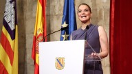 La presidenta de Baleares encerrada en un avión en Ibiza por la DANA