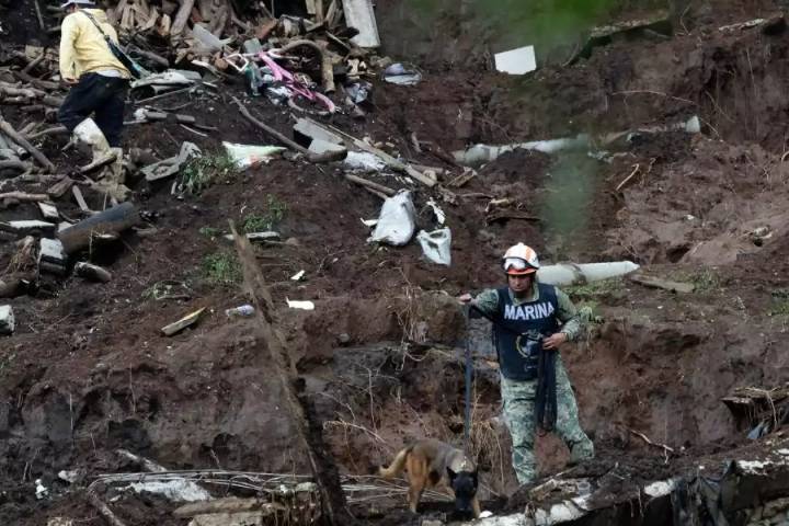 Gobernador de Puebla informa saldo de daños por lluvias en la Sierra Norte