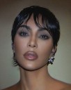 Sin rostro y joyas: Kim Kardashian