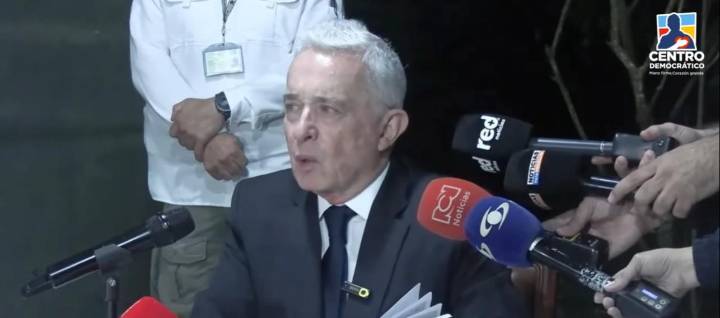 “Ya veremos si la Corte admite eso o no”: Petro volvió a referirse a la absolución de Uribe