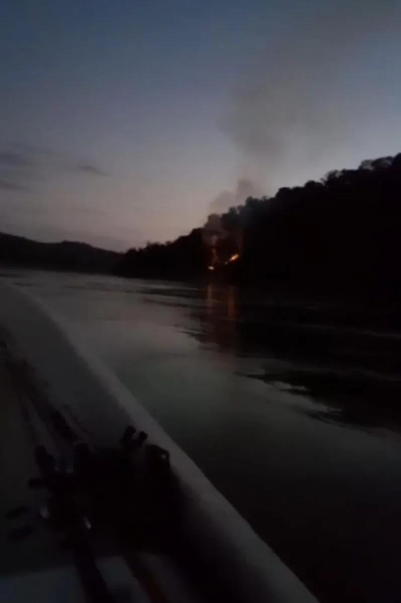 Preocupación en Montecarlo por incendios en la Isla Caraguatay: acampantes dejaron un fogón encendido