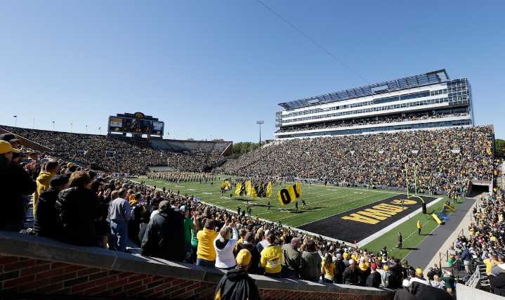 Time of Oregon’s game at Iowa to be determined Sunday