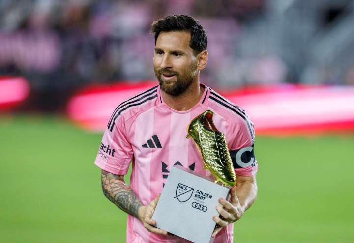 Doblete de Messi lleva al Inter Miami al triunfo en serie de playoffs