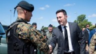 El Gobierno lanzó "Familia Militar", un programa con descuentos y beneficios para el personal de Defensa y veteranos