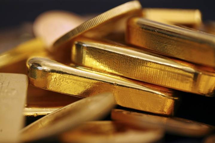Gold prices hit record highs amid U.S. government shutdown