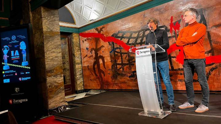 Dos "analfabetos digitales" se suman a TikTok y ChatGPT en la nueva comedia del Teatro del Mercado