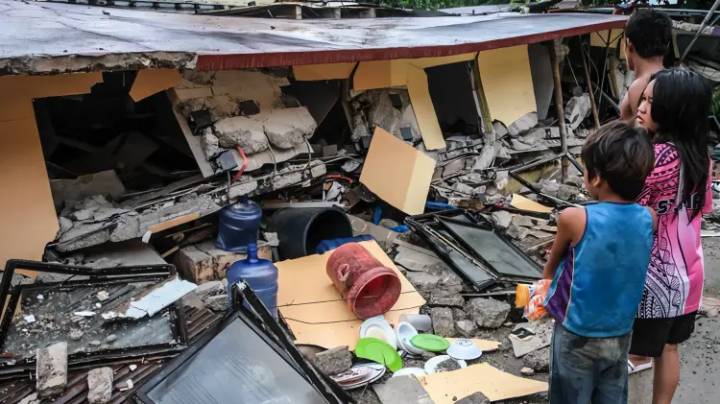 Sismo de 6.9 en Filipinas deja 69 muertos y caos en Bisayas Centrales
