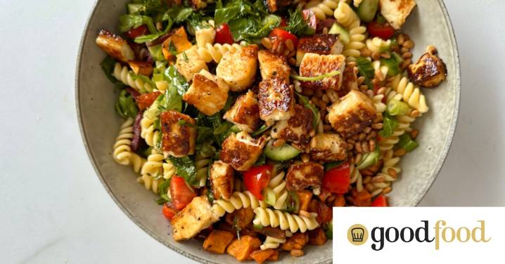 Mediterranean pasta salad with golden halloumi
