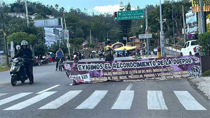 Desquician unos 10 bloqueos en la ciudad de Oaxaca