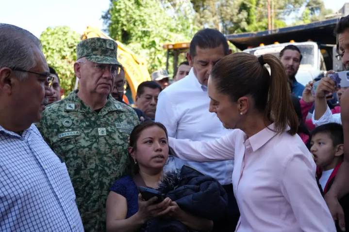 Claudia Sheinbaum visita estados afectados por lluvias y anuncia apoyos a damnificados