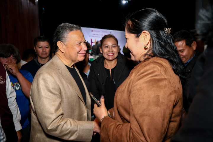 Julio Menchaca fortalece a mipymes hidalguenses.