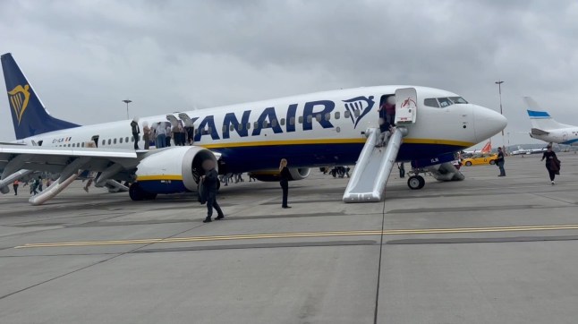 Passengers evacuate Ryanair flight after ‘smoke fills cabin’