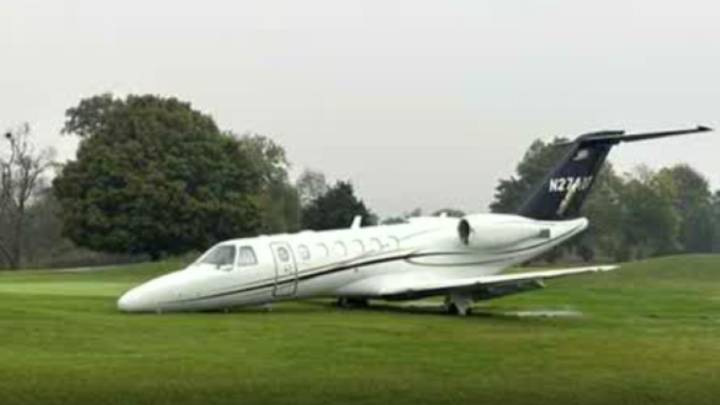 Plane leaves runway while landing at Bowman Field in Louisville