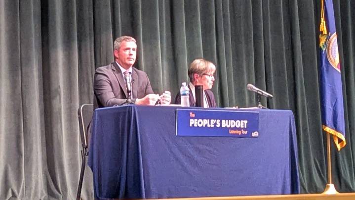 Governor urges budget participation during Salina stop