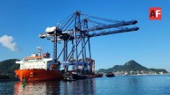 Arribaron dos nuevas grúas de pórtico al puerto de Manzanillo