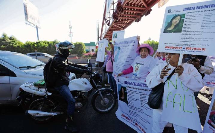 Bloquean Periférico Norte para exigir avance de indagatorias del caso Kimberly Moya