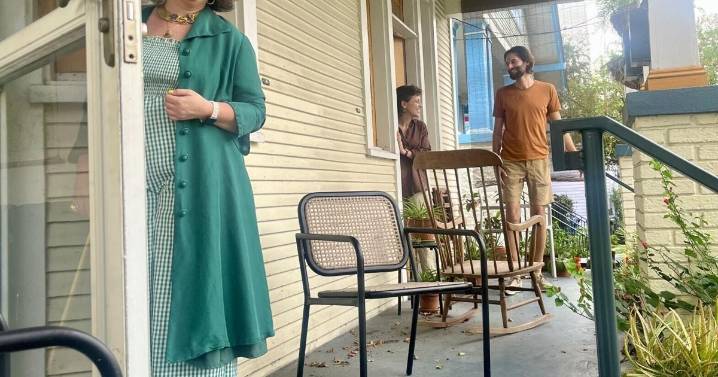 Friends split the cost of 'living the dream' in New Orleans