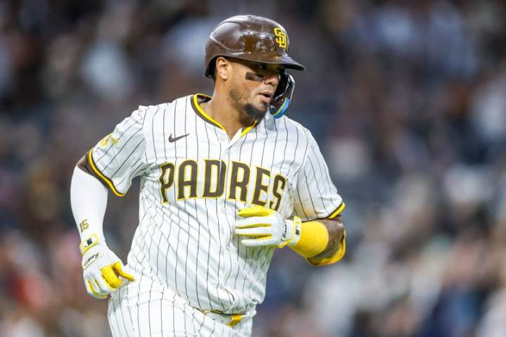 Padres C Martin Maldonado retires after 15 seasons