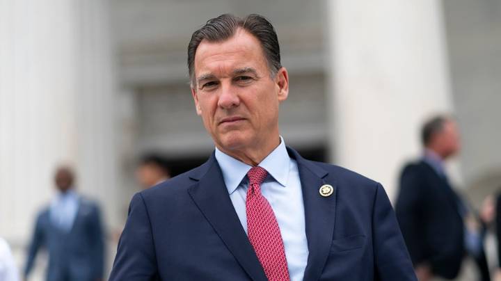 Suozzi endorses Cuomo ahead of NYC mayoral race