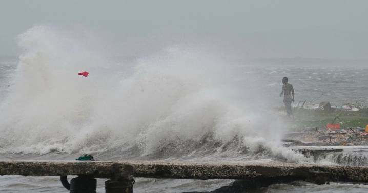 Hurricane Melissa sees British tourists locked down in hotels as Jamaica battered by 185mph winds
