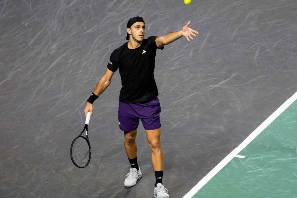 Cerúndolo se despidió del Masters 1000 de Paris ante Sinner