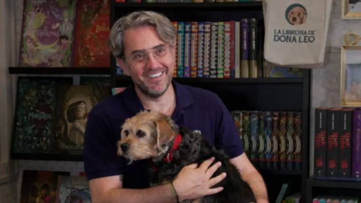 Máximo Huerta, premio Bienestar Animal 2025: "No existe la soledad cuando hay un perro en casa"