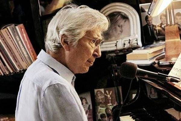 Manuel Alejandro: " Le estoy echando un pulso a ChatGpt y voy a escribir algo que ella no pudiera escribir nunca"