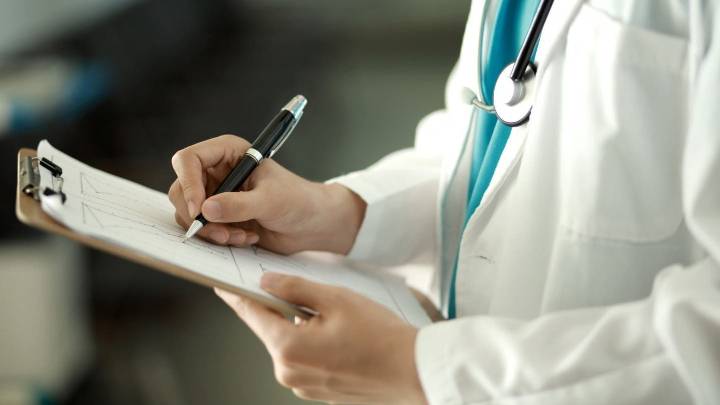 Licencias médicas usadas de forma irregular: Colbún desvincula a 26 funcionarios municipales