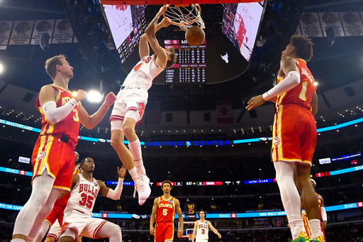 Dosunmu anota 21 puntos y lidera remonta de Bulls para vencer 128