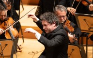 Filarmónica de Los Ángeles celebra legado de Dudamel con el programa "Gustavo's fiesta"