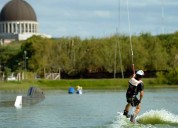 Surf sin olas: Cinco destinos bonaerenses para vivir la adrenalina del Wakeboard 