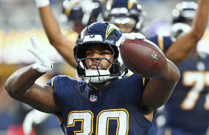 Nick Canepa's report card: Chargers QB, running backs earn A's in blowout win over Vikes