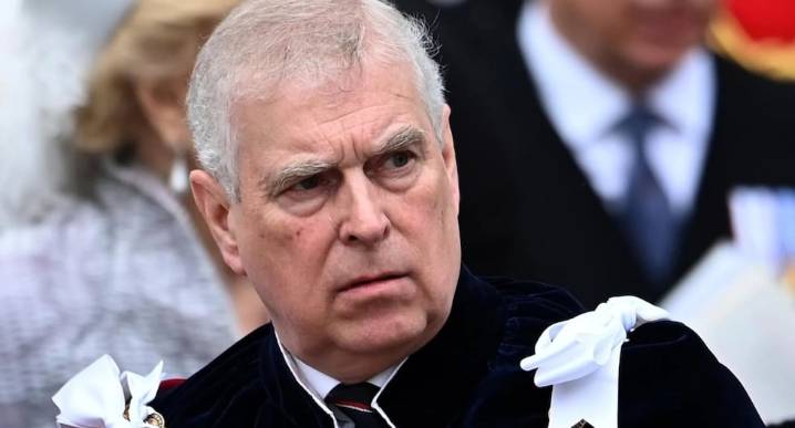 Rey Carlos III despojará de sus títulos al príncipe Andrés, salpicado por el caso Epstein