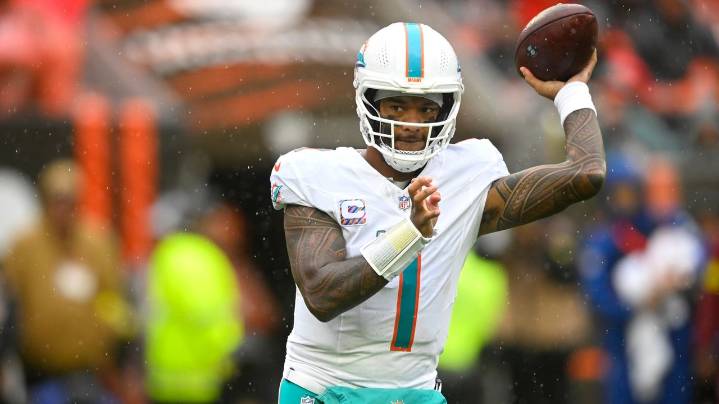 Dolphins not making coaching or starting QB changes right now, despite their 1