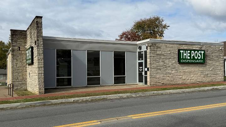 Ex-post office primed as Kentucky's pioneer medical marijuana retailer