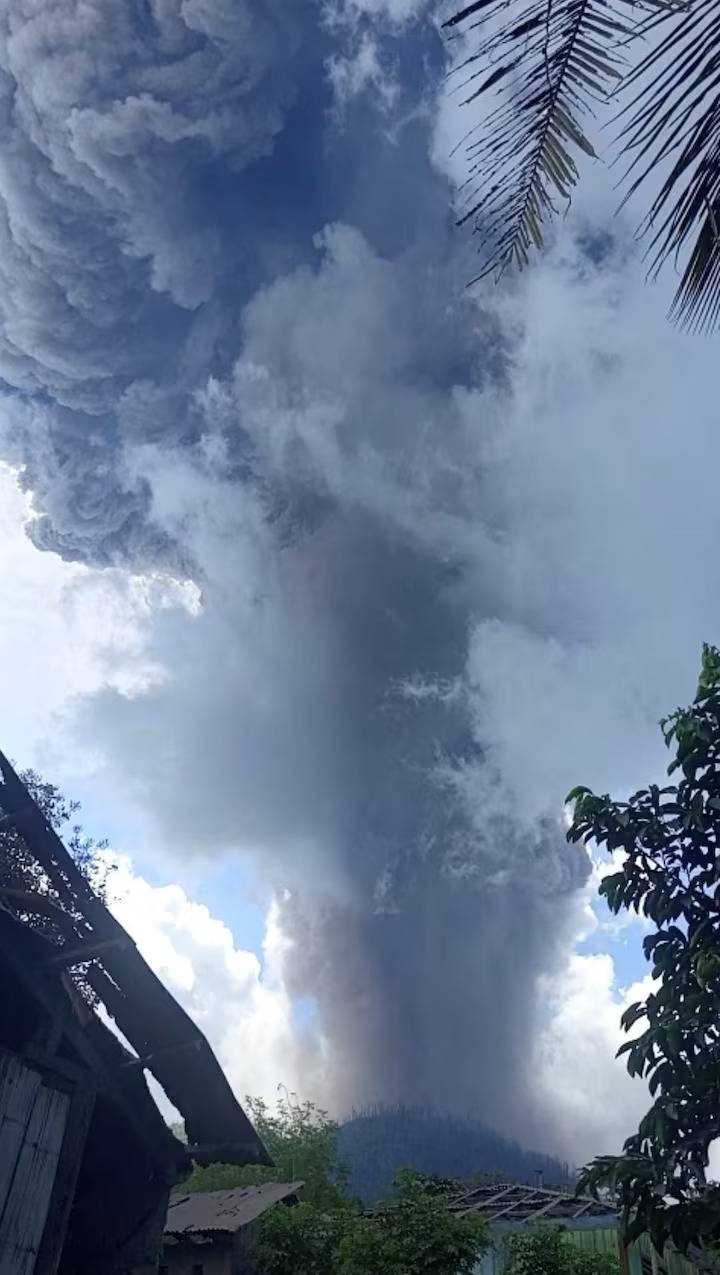 Indonesia: Mount Lewotobi Erupts, Alert Raised To Highest