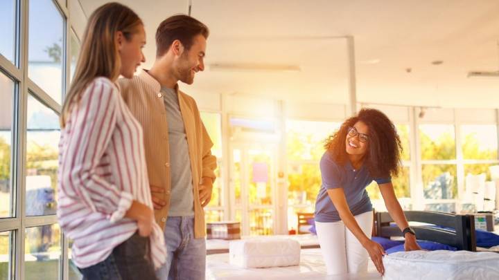 Importante marca lanza remate online con descuentos de hasta 75% en colchones y camas