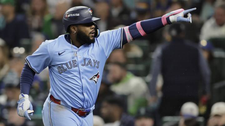 Guerrero, Springer sparks Blue Jays, who hit 5 HRs and cut Mariners' ALCS lead to 2