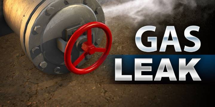 Oakland City intersection closed by gas leak