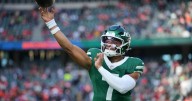 Jets coach uses Lamar Jackson, Josh Allen as examples when discussing Justin Fields' slow release