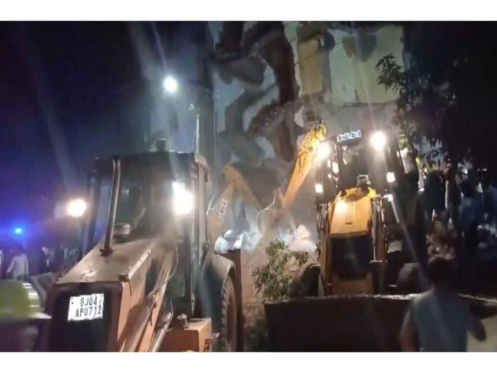 Gujarat: Portion of three-storey building collapsed in Bhavnagar