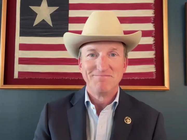 Malas noticias para Greg Abbott: quién es Andrew White, el demócrata que quiere sacarle la gubernatura de Texas