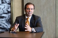 LA CRITICA DE FELIPE CANTUARIAS A CRISTAL