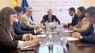 El ministro Torres traslada a UPL que comprende "el legítimo derecho" de León de crear su propia autonomía