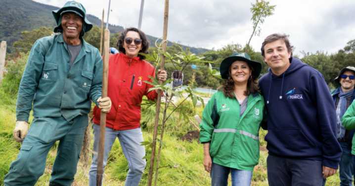 Lagos de Torca en Bogotá se llena de vida con la plantación de 100 nuevos árboles