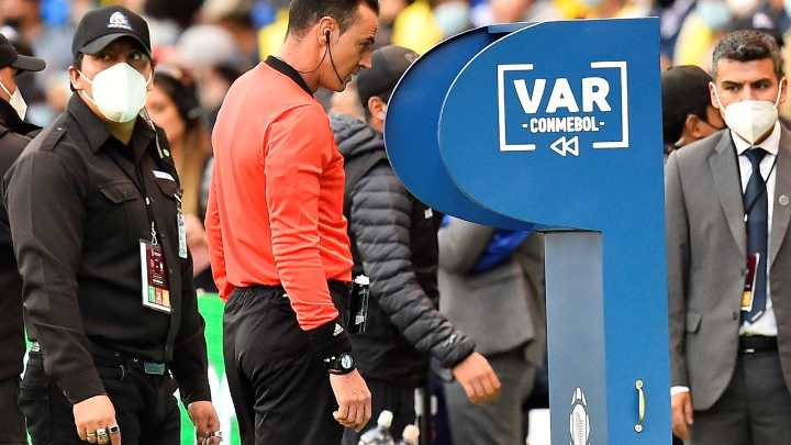 Así es la nueva 'Ley Wenger': la nueva norma que podría revolucionar el fuera de juego en el fútbol