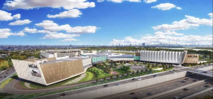 CASINO RACE UPSET: MGM Resorts pulls Yonkers bid, leaving three in the running for as many NYC