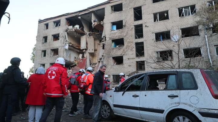 Rusia lanza un ataque combinado con misiles y drones contra varias regiones de Ucrania y deja decenas de heridos